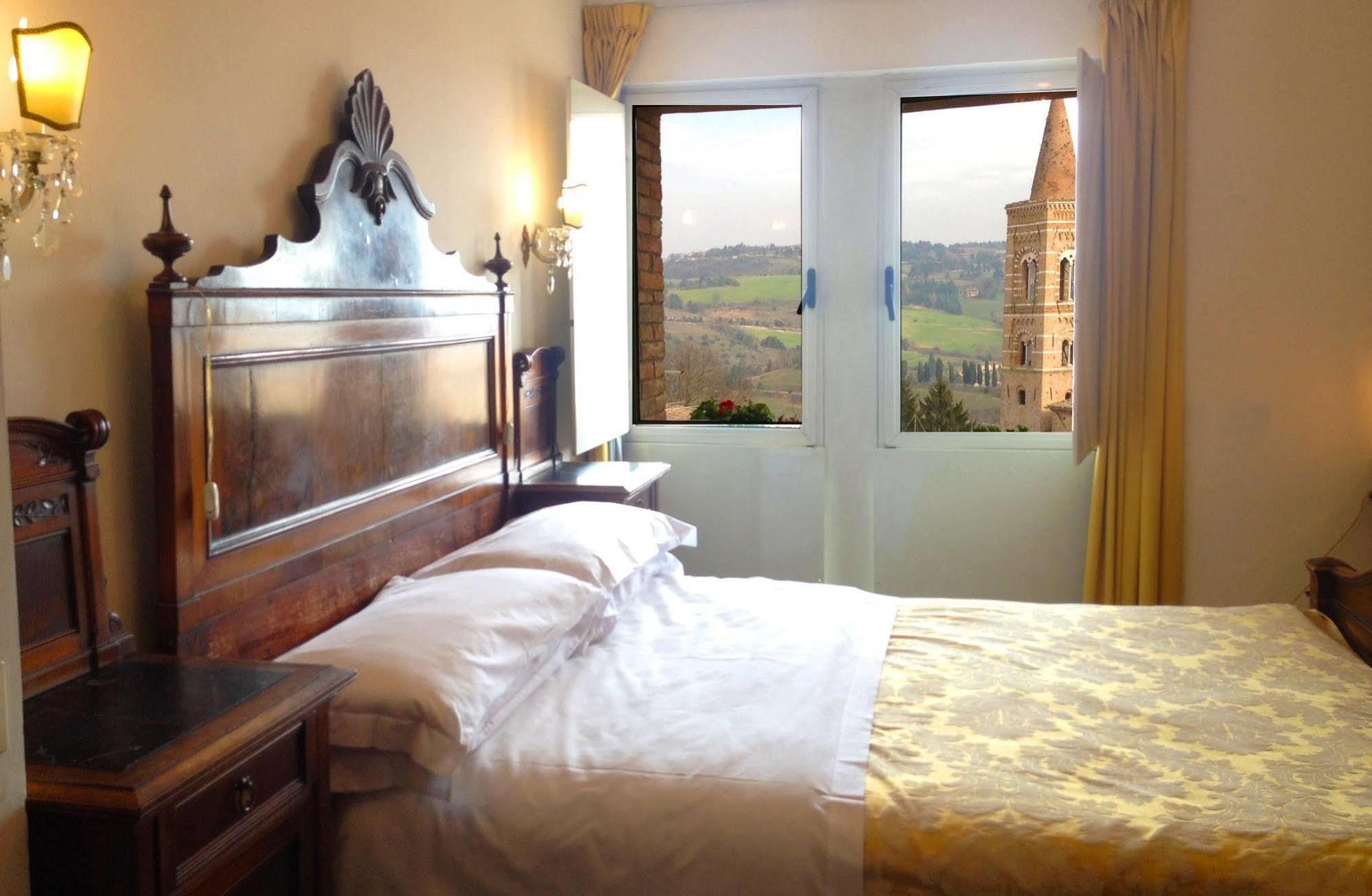 Albergo Hotel Raffaello Urbino Exterior photo