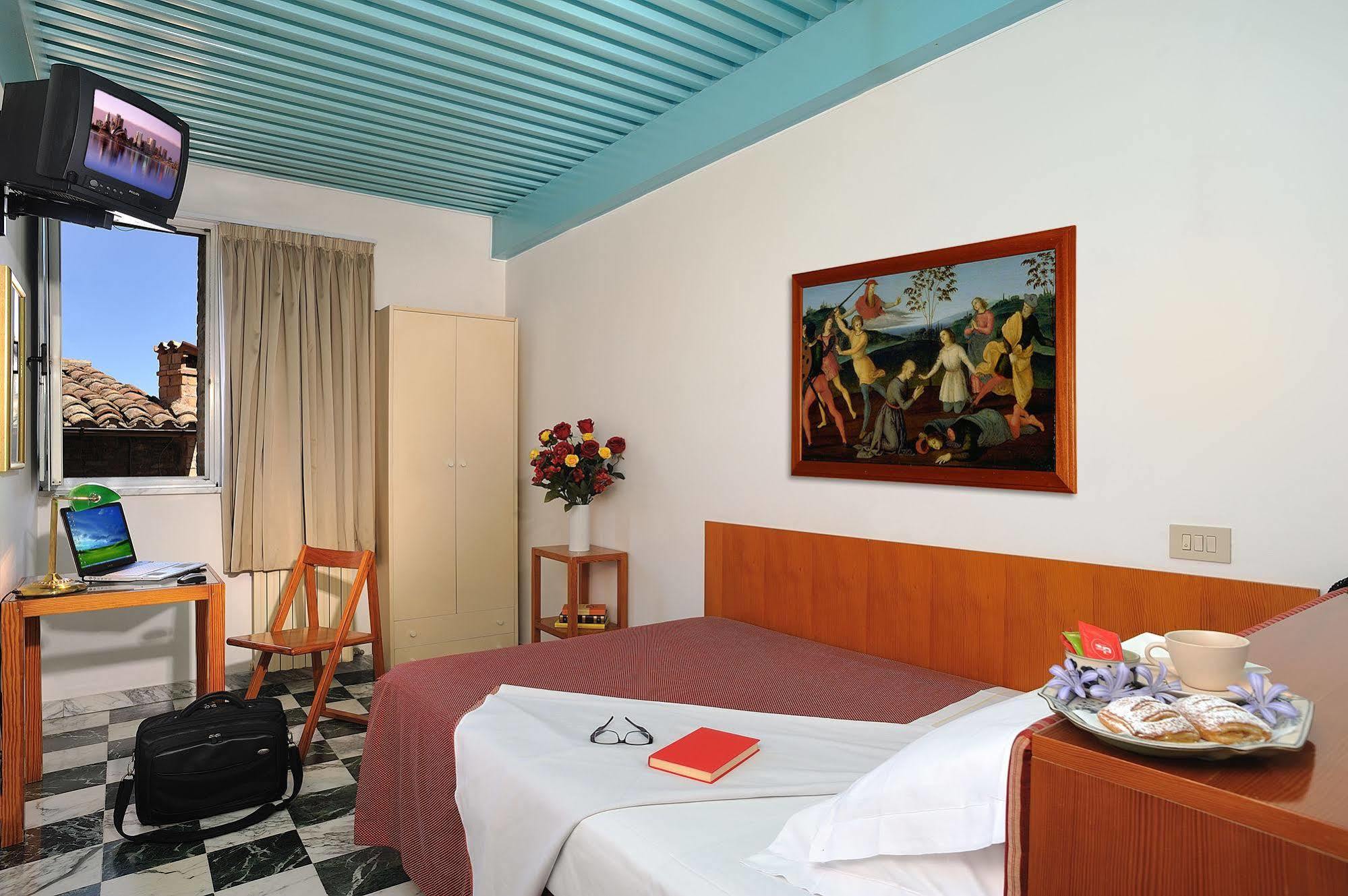 Albergo Hotel Raffaello Urbino Exterior photo